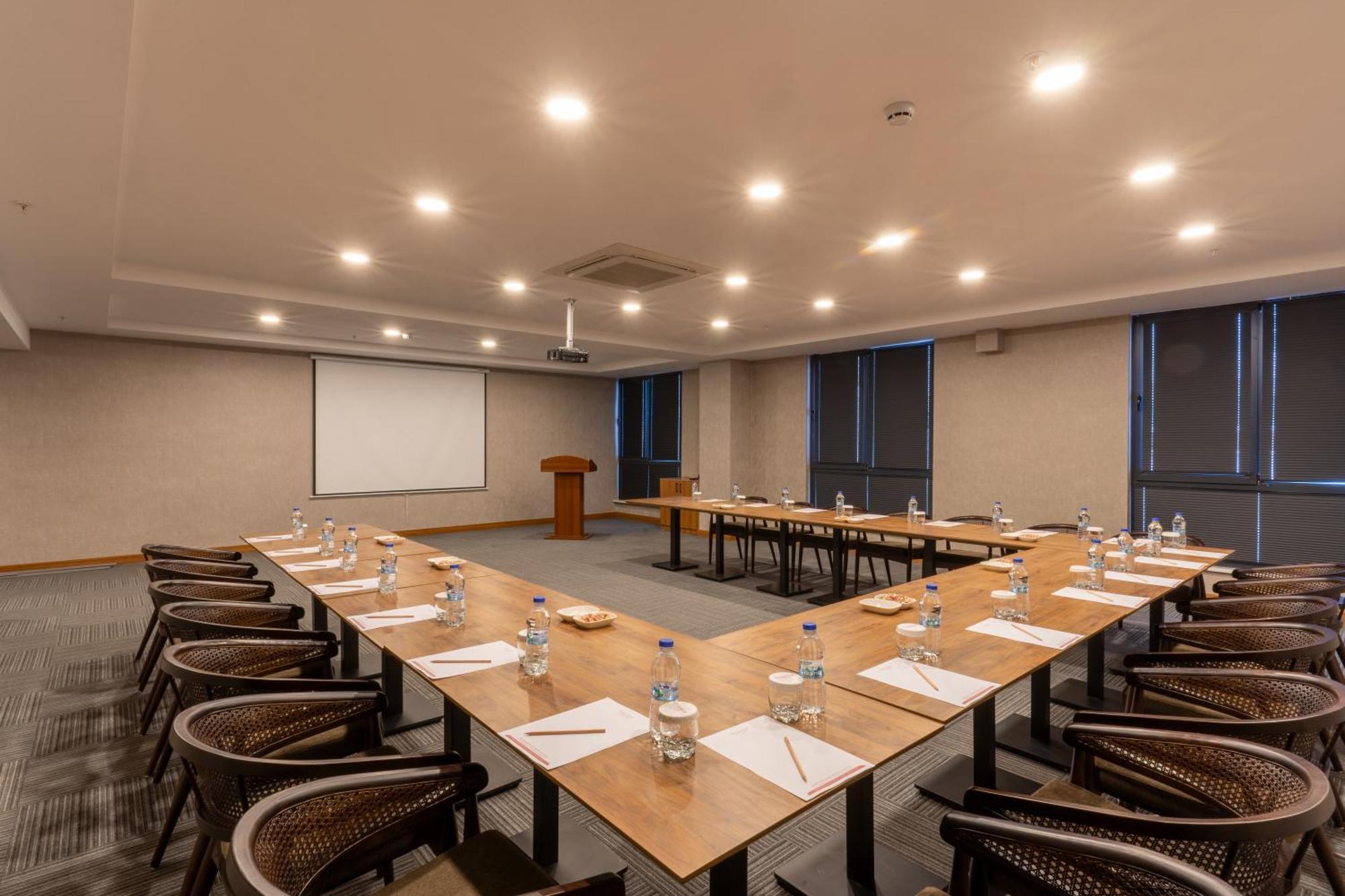 Hotel Ramada By Wyndham Gaziantep Extérieur photo