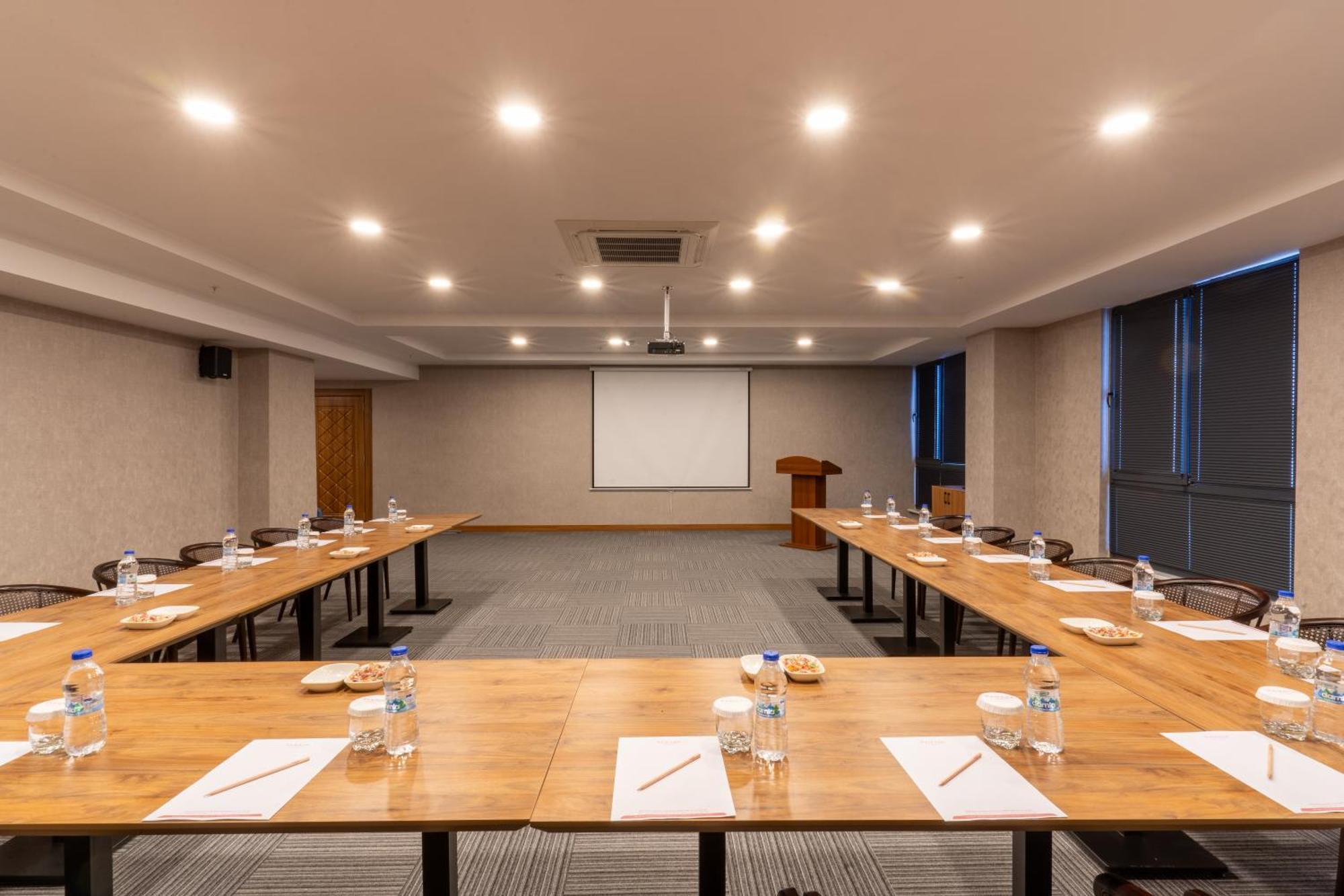 Hotel Ramada By Wyndham Gaziantep Extérieur photo