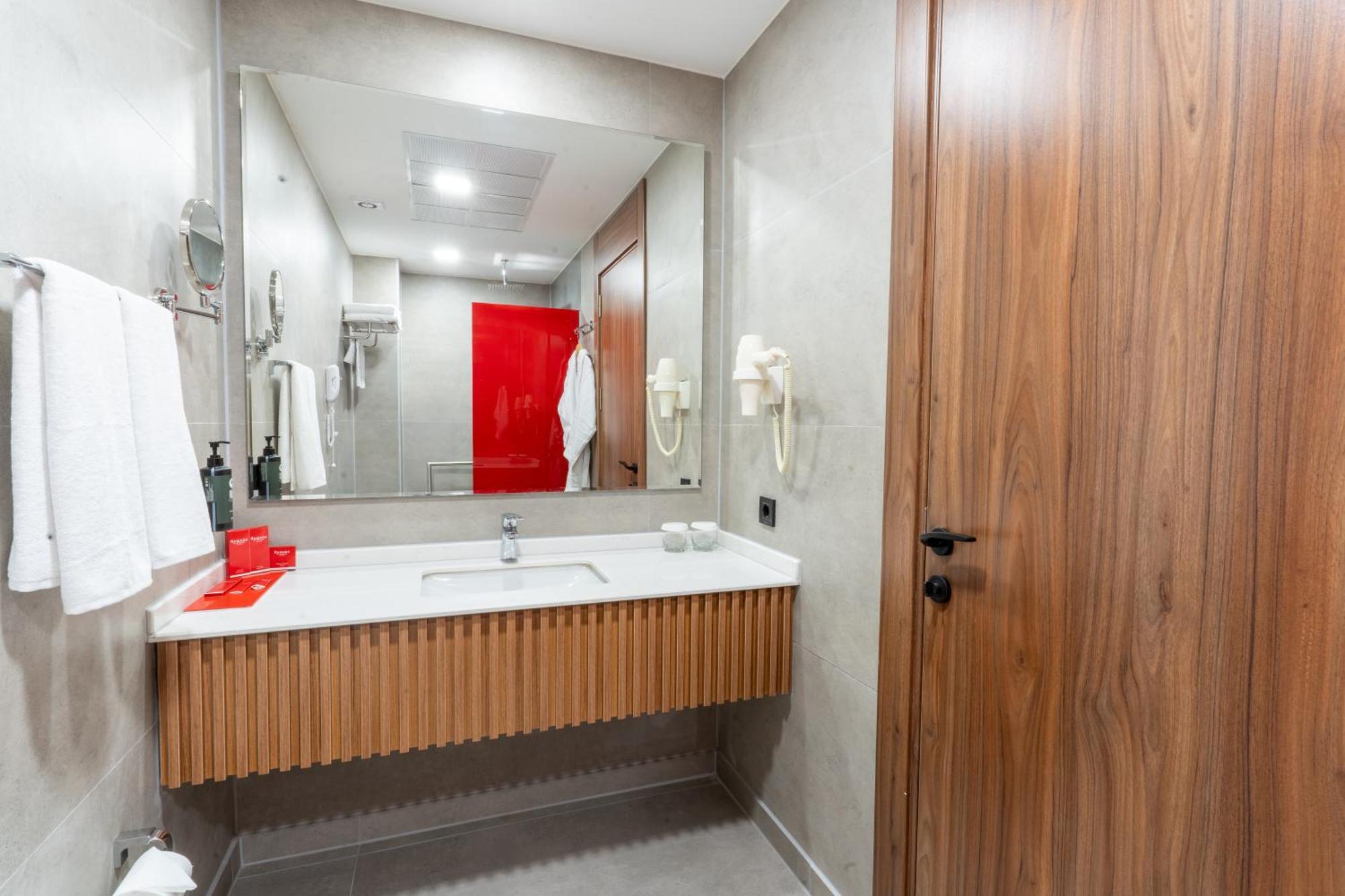 Hotel Ramada By Wyndham Gaziantep Extérieur photo